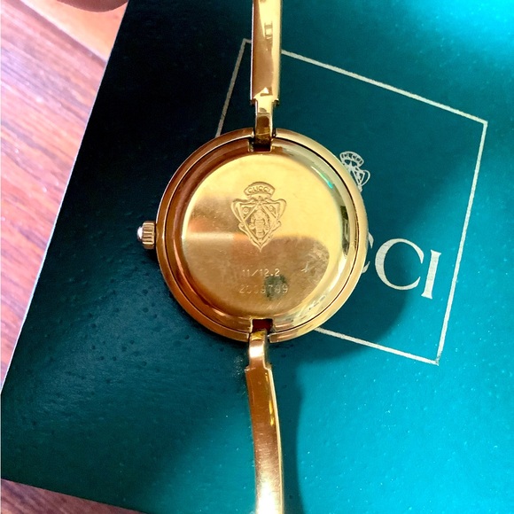 Authentic GUCCI bangle watch with bezels 💙🖤🤍💚🧡 - Picture 10 of 15